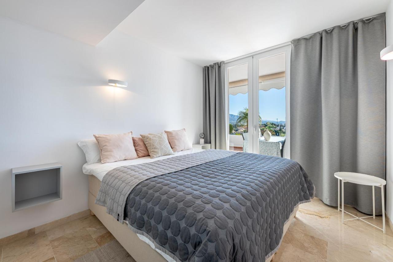 2 Bedroom With Sea And Mountain Views, Pool Marbella Exterior photo