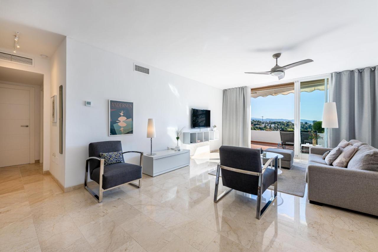 2 Bedroom With Sea And Mountain Views, Pool Marbella Exterior photo